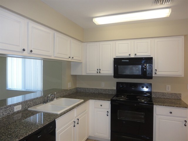 Building Photo - 12911 Fieldmoor Ct