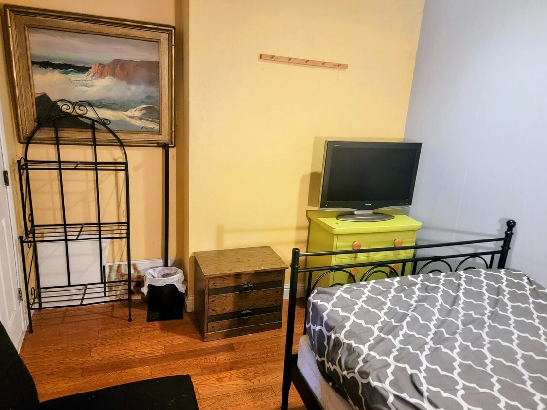 Foto principal - 550 Sargent St