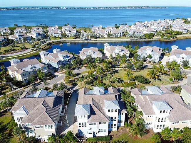 Foto del edificio - 285 Sapphire Lake Dr