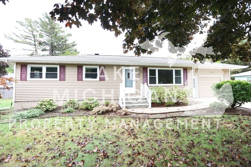 Foto principal - 14750 Parkwood Dr