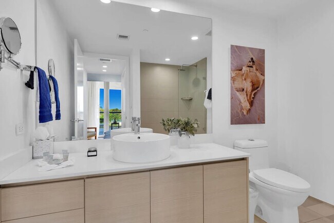 Foto del edificio - 2602 E Hallandale Beach Blvd