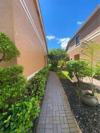 Foto del edificio - 9850 NW 24th Ct