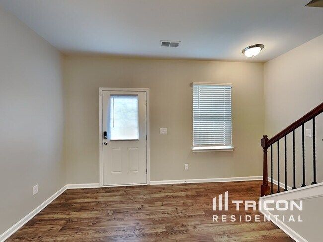 Building Photo - 151 King William Dr