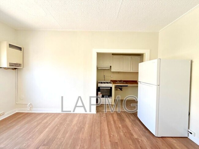 Foto del edificio - 1614 N Kenmore Ave