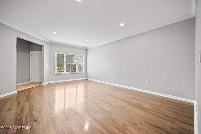 Building Photo - 18 Smock Ct