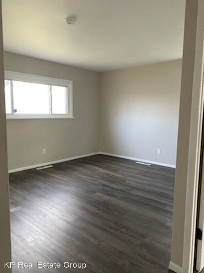 Building Photo - 3 br, 1 bath House - 2977 Fairwood Ave