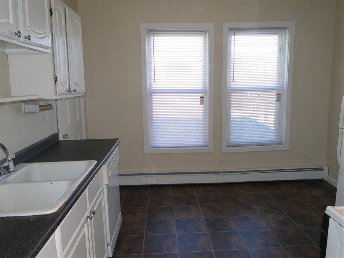 69 Winchester St Unit 3, Medford, MA 02155 69 Winchester St Medford