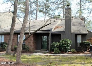 Building Photo - 904 Persimmon Pl