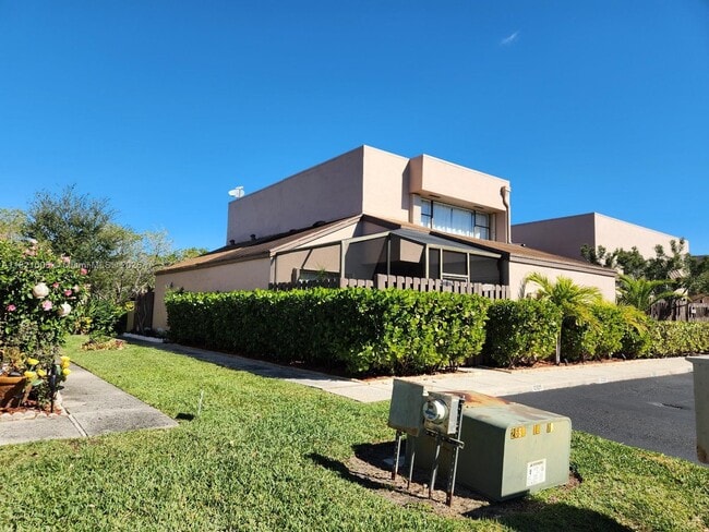 Building Photo - 12325 NW 11th Ct