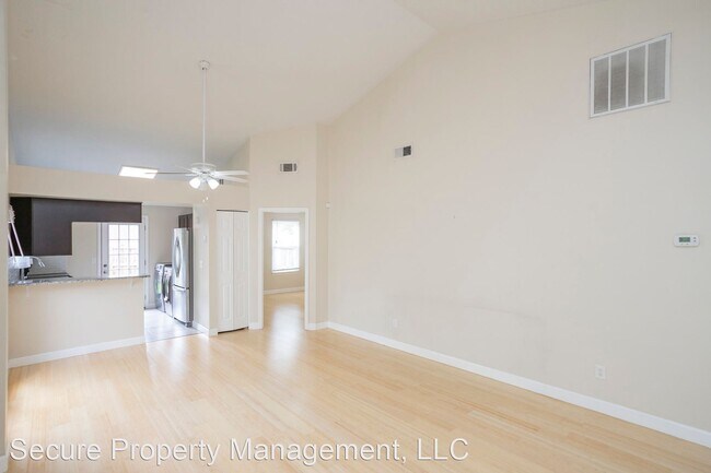 Building Photo - 3 br, 2 bath House - 427 Lemont Dr