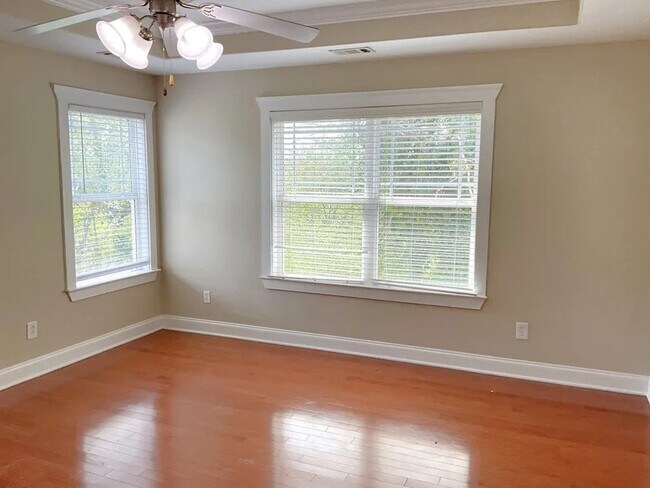 Foto del edificio - 26734 Rustic Brk