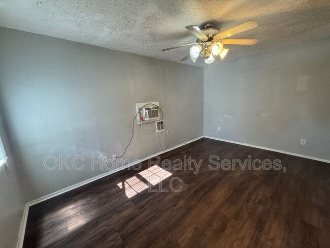 Foto del edificio - 717 SE 27th St