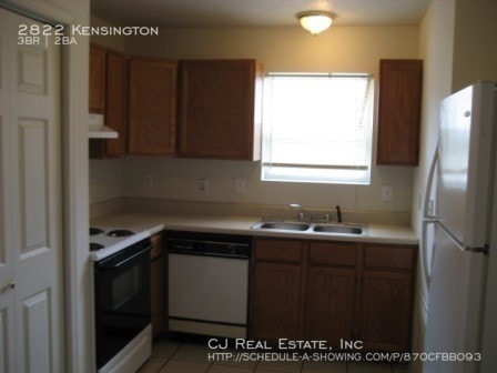Building Photo - 2822 Kensington-