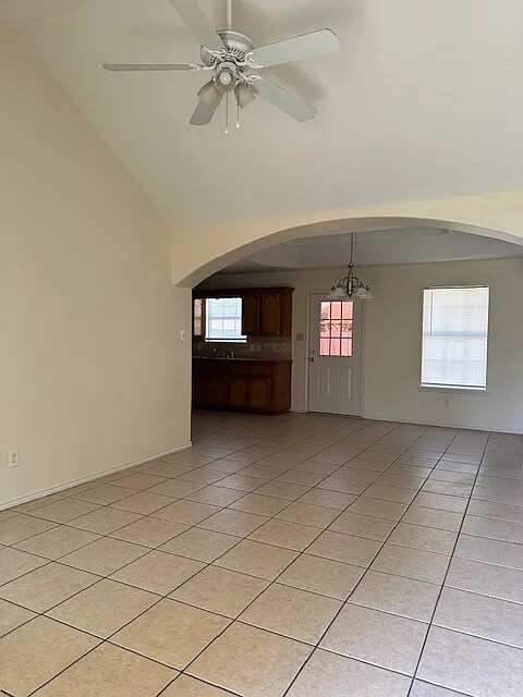 Building Photo - 1610 Star Ruby Dr