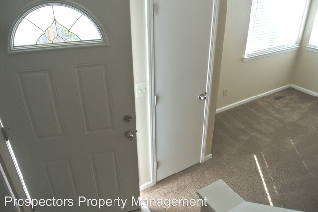 Building Photo - 17280 Markross Ct