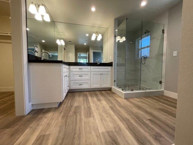 Building Photo - Gorgeous New Construction in Elmhurst