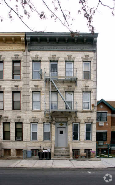 215 Marion Street - 215  Marion Street