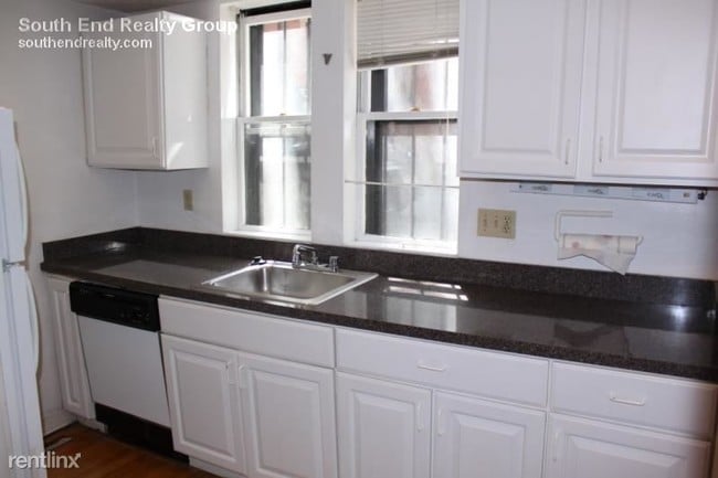 Building Photo - 2 br, 1 bath  - 17 Gray St