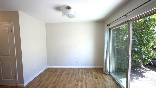 Foto del edificio - Concord Beautiful remodeled 3 bedroom 2 ba...