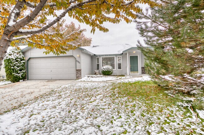 Building Photo - 3731 E Anemone Ct