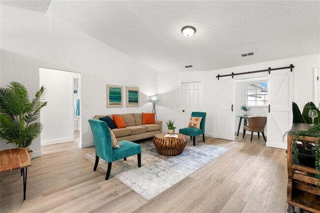 Building Photo - 10465 Ventura Dr