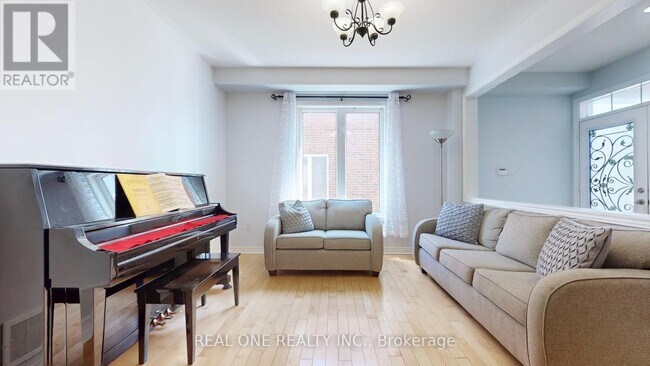 Building Photo - 41 Grange Dr