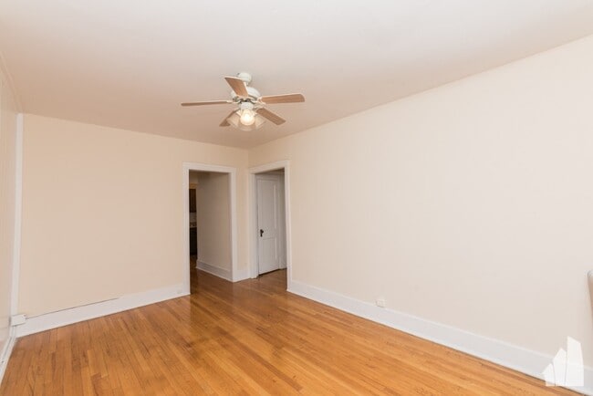 Foto del edificio - 949 W Cornelia Ave
