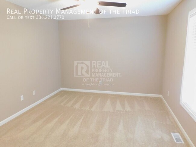 Foto del edificio - 4645 Beckel Ct