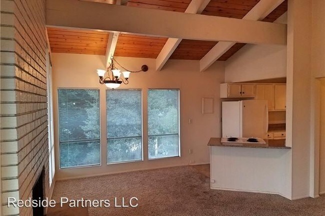 Foto del edificio - 2 br, 2 bath Apartment - 3030 Alki Ave SW