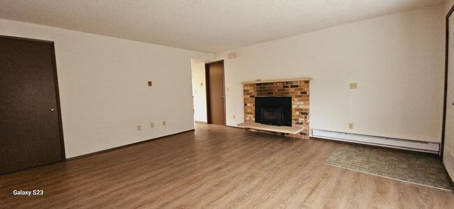 Building Photo - Puyallup 2bed/1.5 bath Duplex