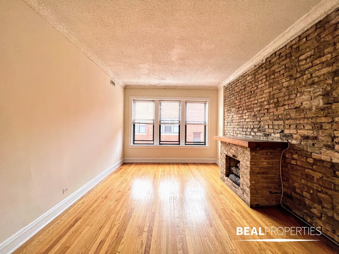 Primary Photo - 3519 N Racine Ave