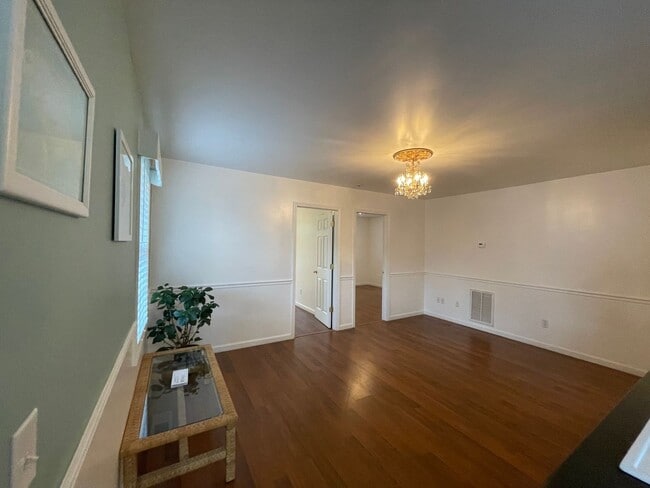 Building Photo - 2203 Yaupon Dr