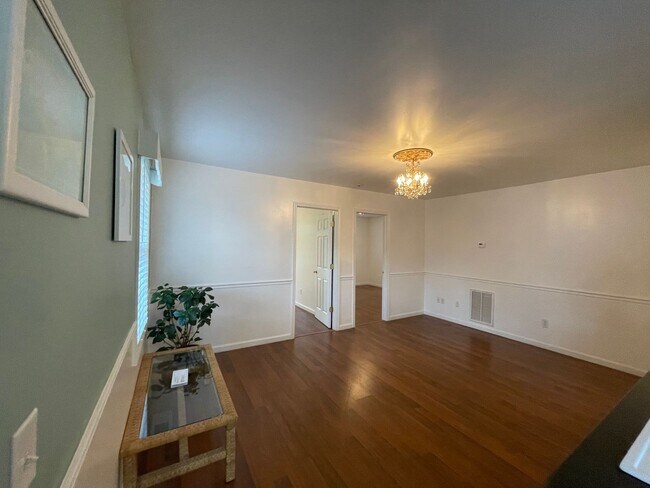 Foto del edificio - 2203 Yaupon Dr