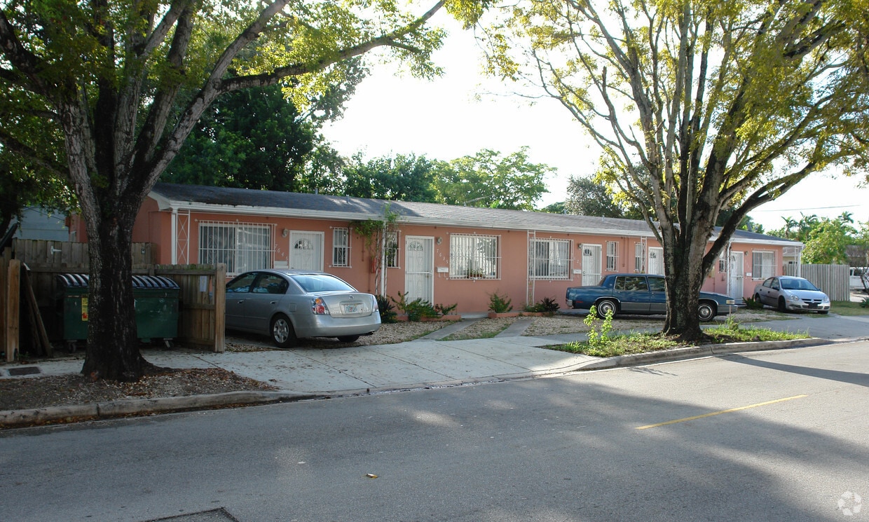 Building Photo - 7605-7645 NE 4th Ct