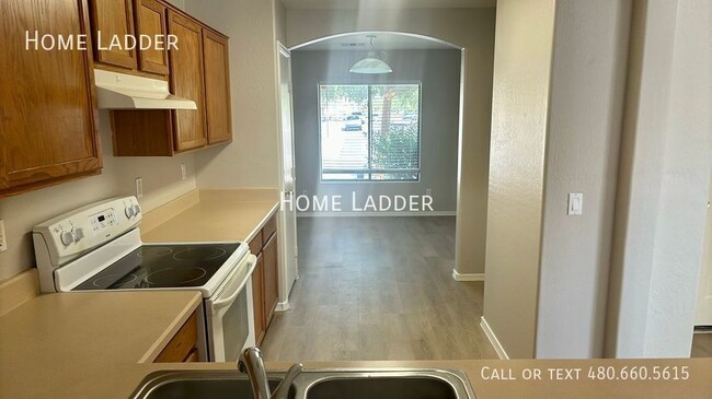 Building Photo - **$500 off first months rent**Excellent Si...