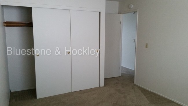 Building Photo - Spacious 2 bed in SE!!