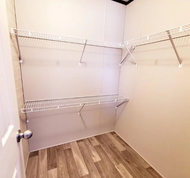 Building Photo - 7028 Bayview Dr