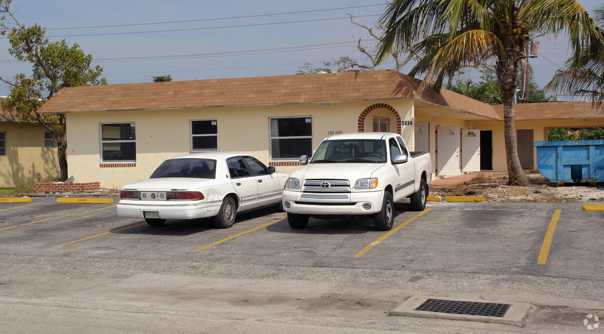 Primary Photo - 1434 SW 1st Way
