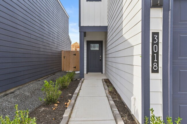 Foto del edificio - Modern Smart Home for Lease