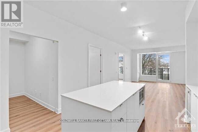 Building Photo - 115-115 Echo Dr