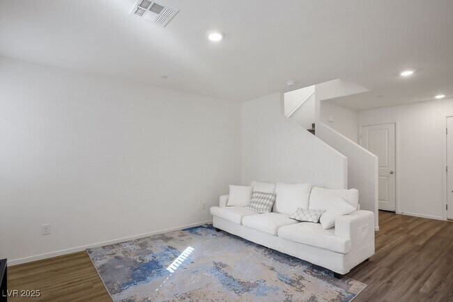 Foto del edificio - 9911 Dandelion Hls St