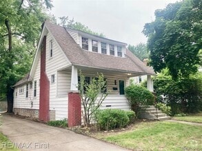 Building Photo - 220 Oakdale St