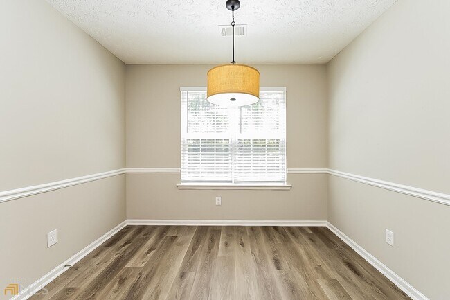 Building Photo - 15 Oaks Landing Dr