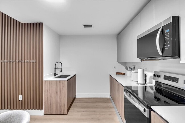 Foto del edificio - 3728 NW 19th Ave