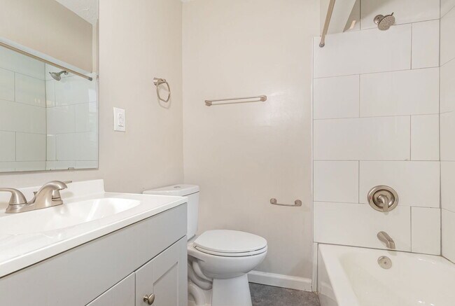 Building Photo - 4220 Webster Ave