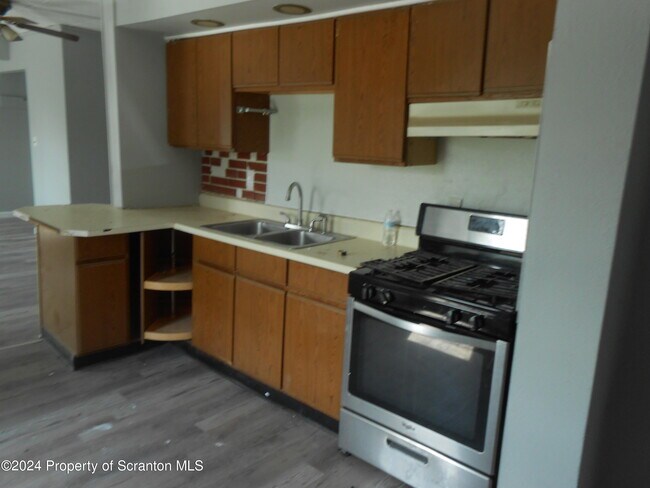 Building Photo - 716-718-718 Landis St