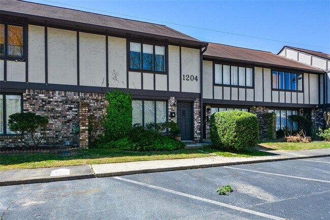 Foto del edificio - 1204 Ashborough Rd SE