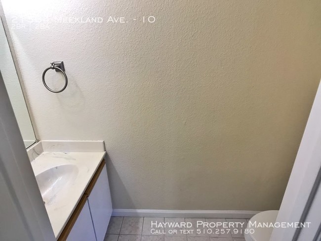 Foto del edificio - 21564 Meekland Ave