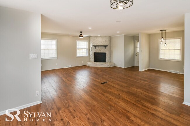 Building Photo - Lease today! No extra charge for contentme...