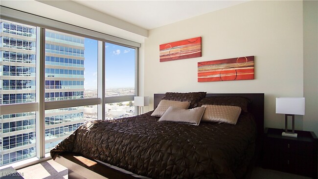 Building Photo - 4471 Dean Martin Dr